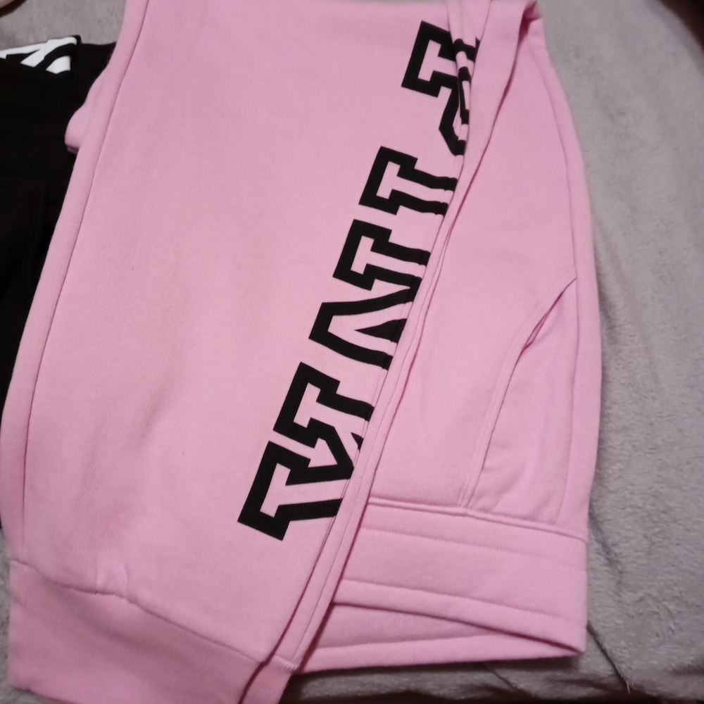 Pink leggings